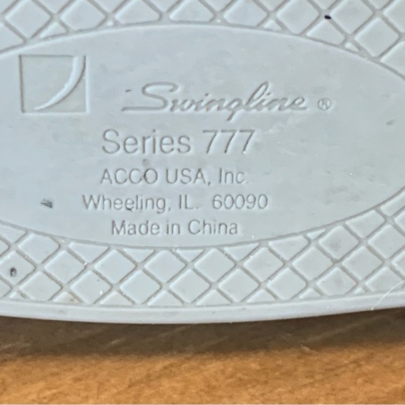 Swingline 777 60 Sheet High Capacity Heavy Use Stapler & Staples - Picture 11 of 15